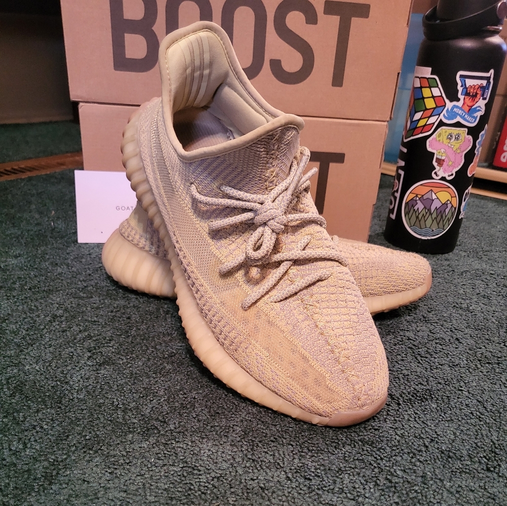 Yeezy Boost 350 V2 (9.5)